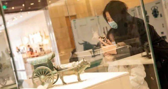 什么小丑猜成语_微信成语猜猜看一个小丑成语猜猜看小丑在玩球答案